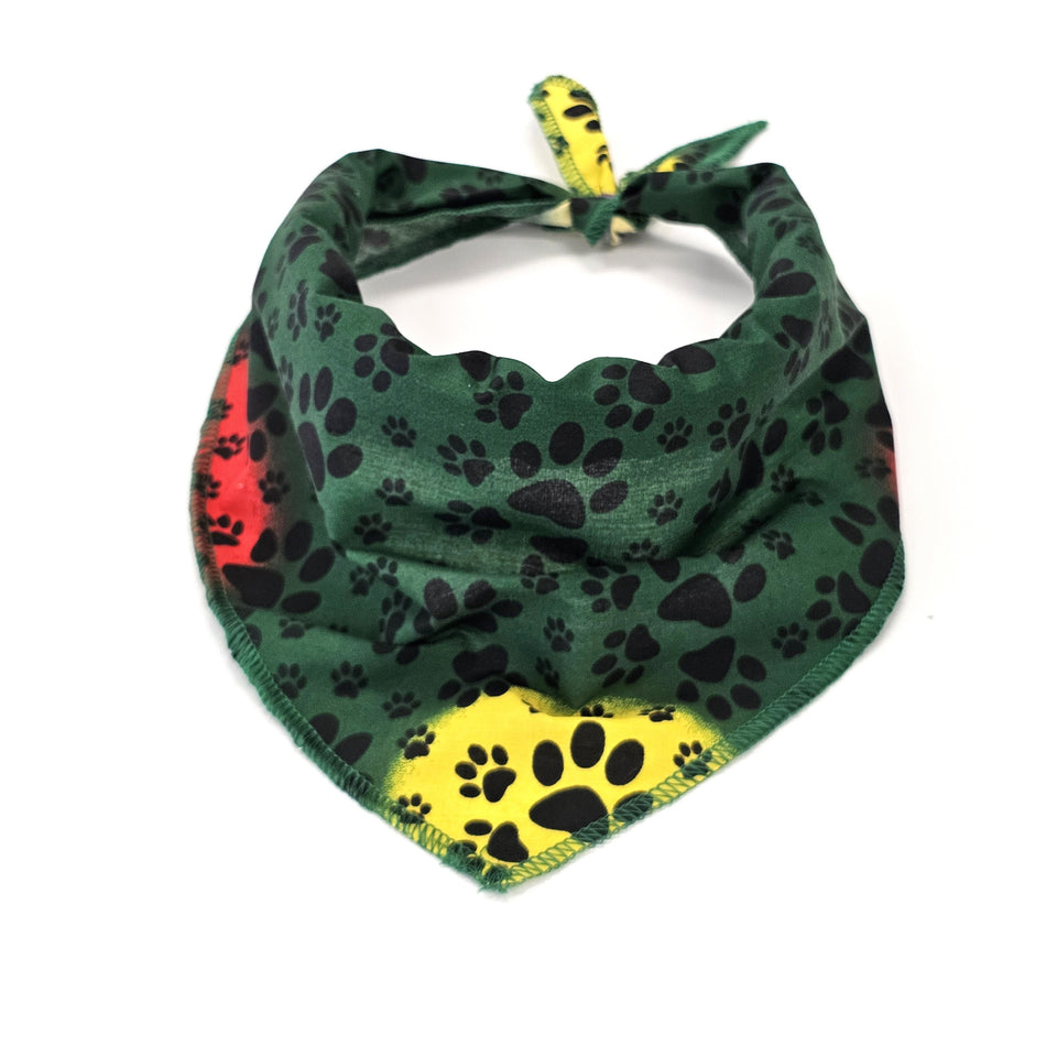 S3115 Black Paws Bandana, Green