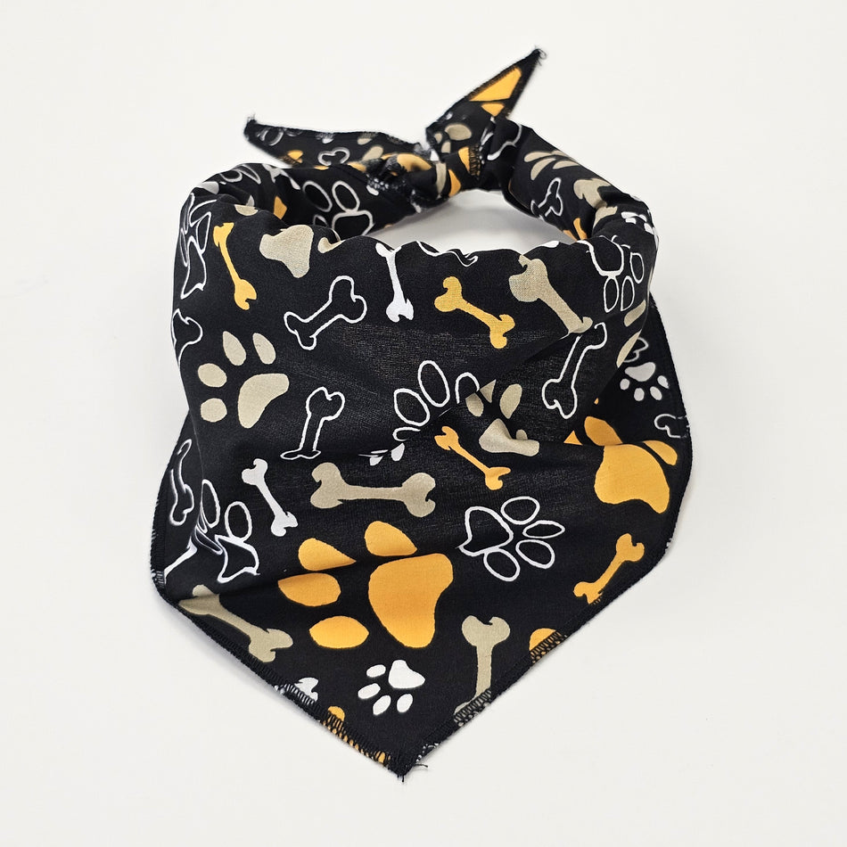 S3131 Paws & Bones Bandana, Black