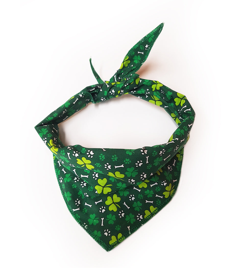 S3143 Shamrocks & Pawprints Bandana, Green