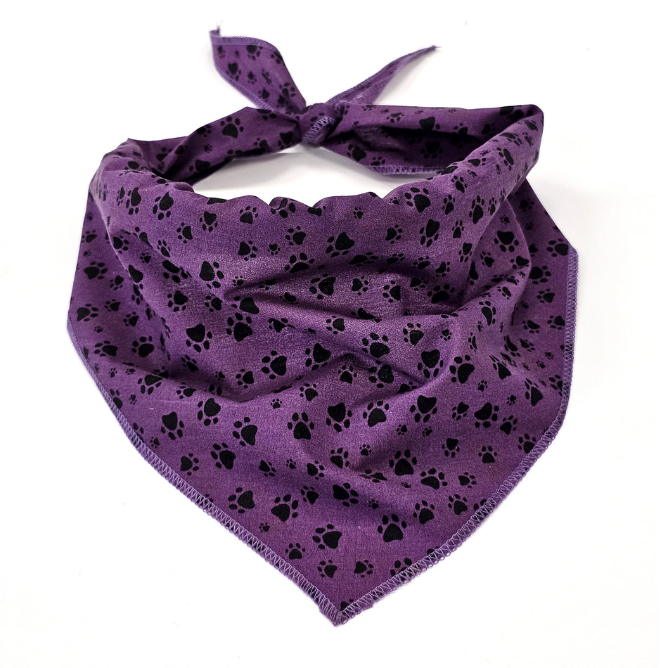 S3014 Black Pawprints Bandana, Purple
