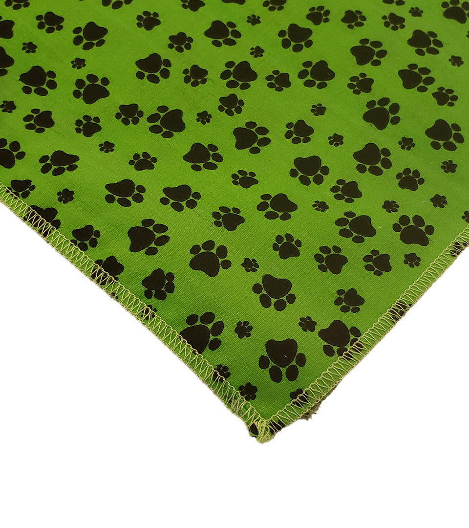 SQ3001 Fun Pawprints Square, Green