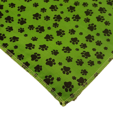 SQ3001 Fun Pawprints Square, Green