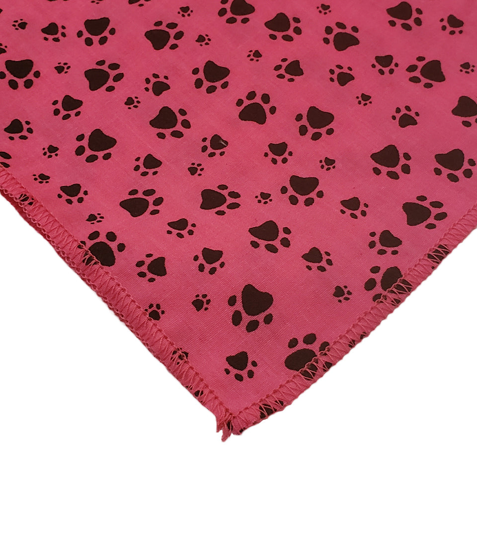 SQ3159 Tiny Pawprints Square, Pink