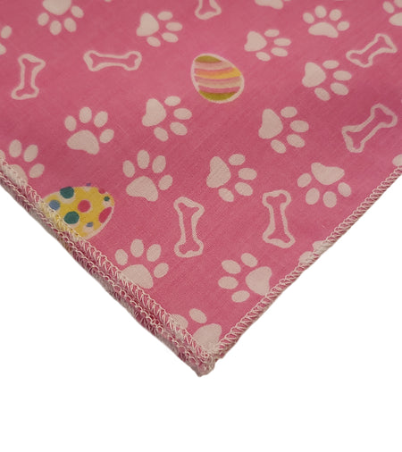 SQ3022 Easter, White Paws & Bones, Pink
